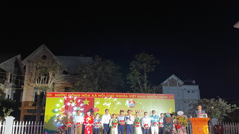 Tưng bừng ngày hội đại đoàn kết ở phường Sơn Lộc, Sơn Tây