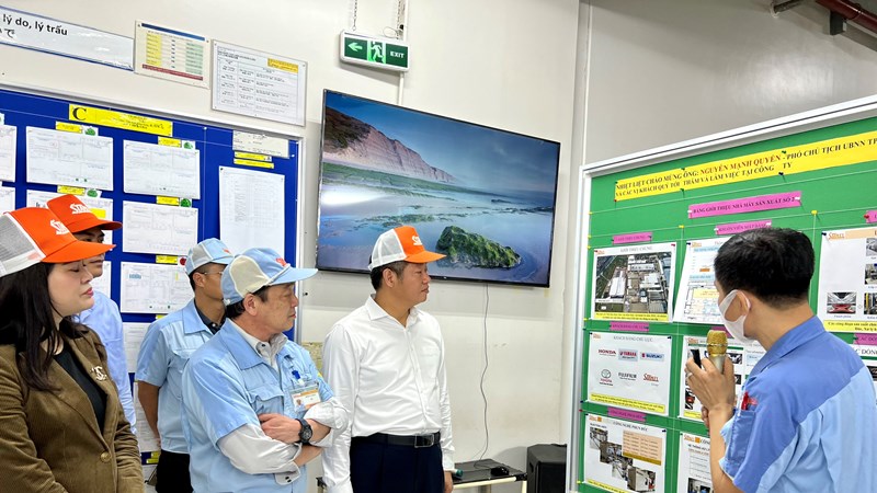 Phó chủ tịch UBND Nguyễn Mạnh Quyền làm việc với hai doanh nghiệp tại huyện Gia Lâm