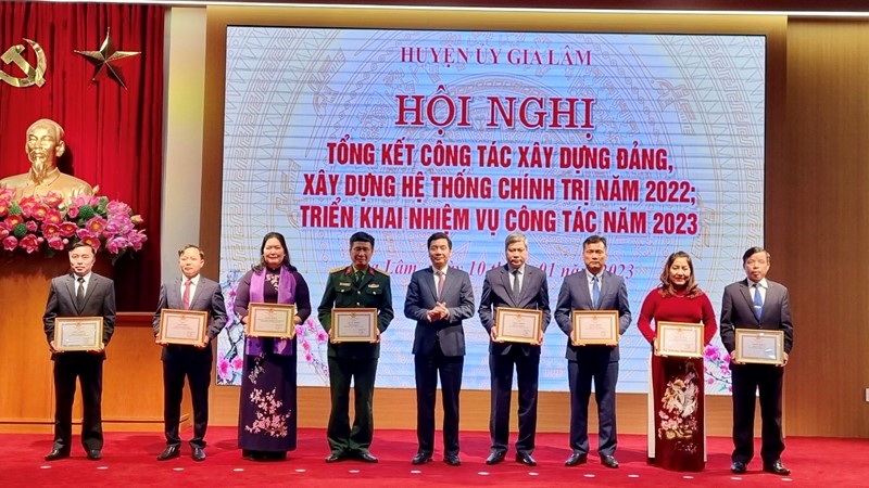 Gia Lâm: Năm 2023 phấn đấu 97% tổ chức cơ sở Đảng hoàn thành tốt nhiệm vụ trở lên 