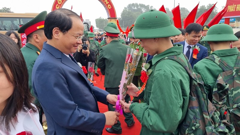108 tân binh thị xã Sơn Tây lên đường nhập ngũ 