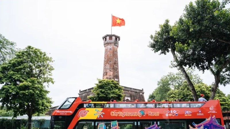 Dịp nghỉ lễ 30/4 miễn phí đi xe buýt 2 tầng cho khách tham quan các điểm du lịch tại Hà Nội