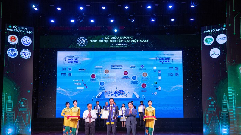 Amway Việt Nam nhận giải thưởng Top công nghiệp 4.0 