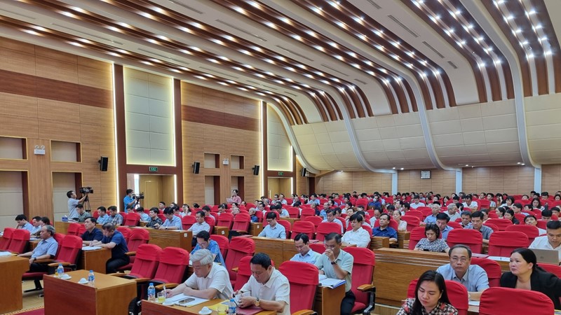 Cử tri Gia Lâm kiến nghị về nâng cấp đường giao thông và xử lý vi phạm về đất đai