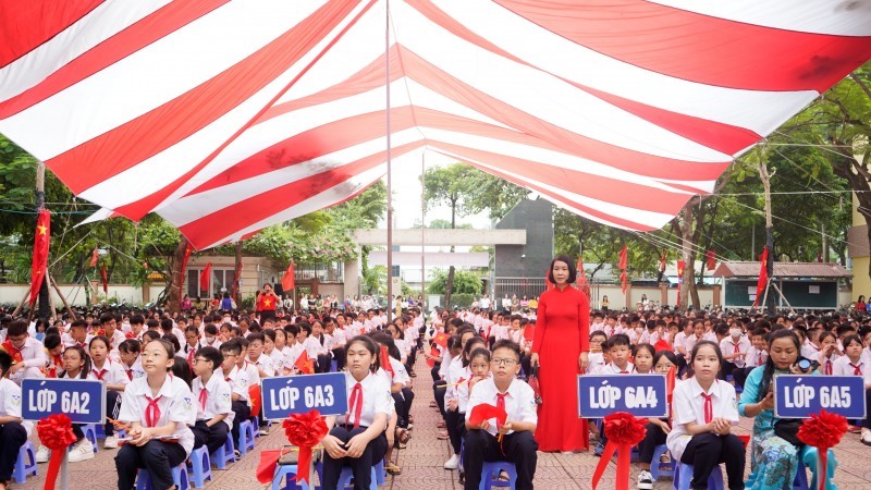 Hơn 2.400 thầy và trò Trường THCS Văn Yên tưng bừng đón năm học mới 2023 - 2024