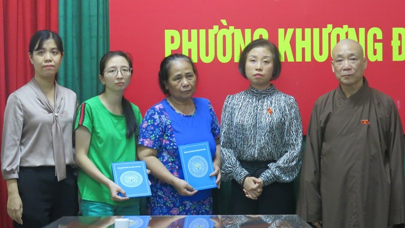 Đoàn ĐBQH và HĐND Hà Nội thăm hỏi gia đình nạn nhân vụ cháy chung cư mini