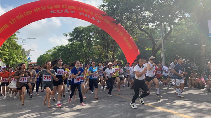 Sơn Tây: 345 vận động viên tham gia Chung kết giải chạy Báo Hà Nội mới mở rộng lần thứ 48 