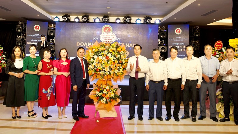 Tôn vinh các doanh nhân tiêu biểu