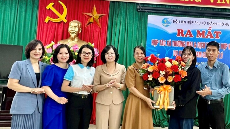 Ra mắt HTX thương mại và dịch vụ tổng hợp Nhật Anh do phụ nữ tham gia quản lý