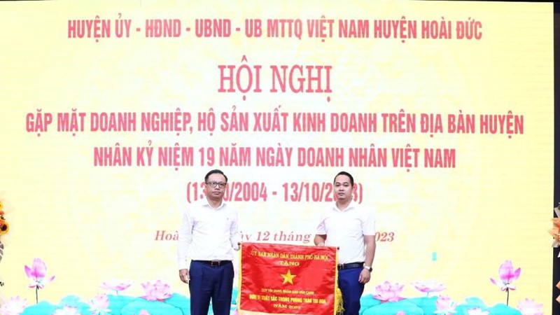  Tôn vinh các doanh nghiệp tiêu biểu 