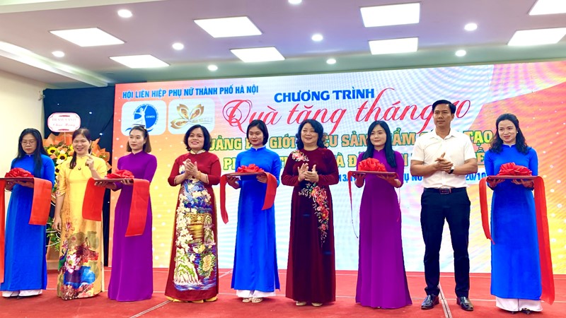 Chương trình Quà tặng tháng 10, quảng bá sản phẩm OCOP, sản phẩm làng nghề của phụ nữ Thủ đô