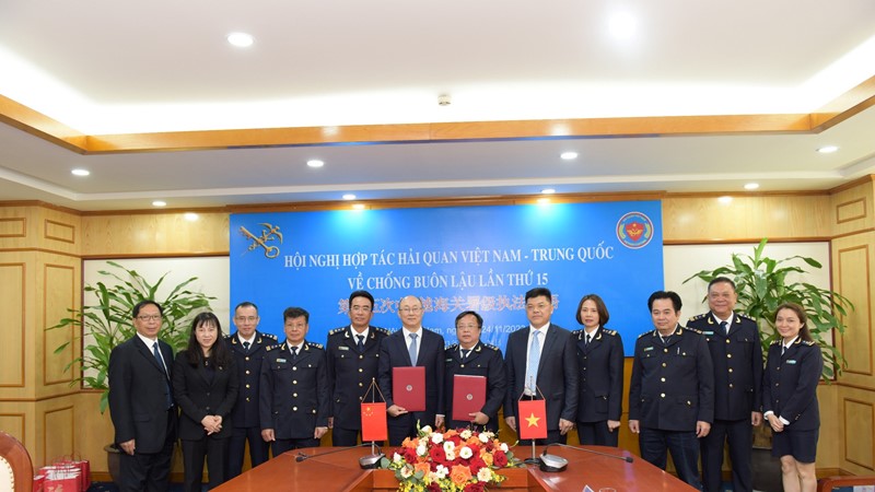 Hợp tác trong công tác chống buôn lậu của cơ quan Hải quan Việt Nam và Trung Quốc