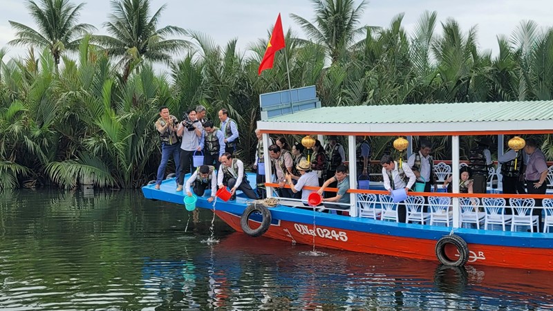Hãy cam kết trở thành những người bảo vệ trái đất, vì sự phong phú, đa dạng sinh học