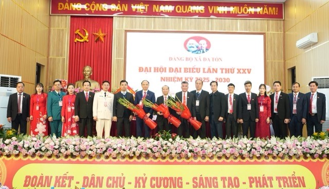 Đột phá nâng cao chất lượng đội ngũ cán bộ, đảng viên và công chức, viên chức 