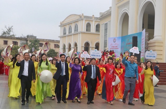 Sơn Tây: Hàng nghìn người tham gia hưởng ứng “Tuần lễ Áo dài” năm 2025