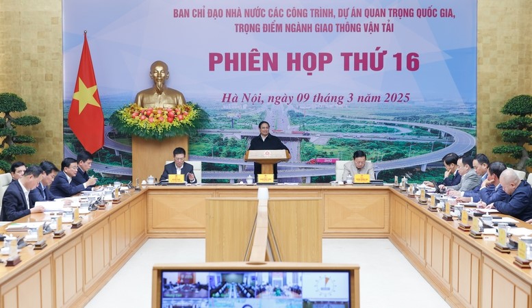Năm 2025, hoàn thành mục tiêu có ít nhất 3.000km cao tốc và 1.000km đường ven biển