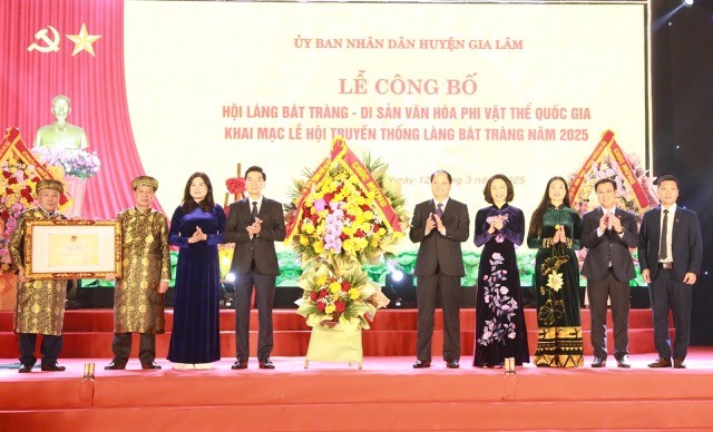 Công bố Hội làng Bát Tràng là Di sản Văn hóa phi vật thể quốc gia và khai hội 2025