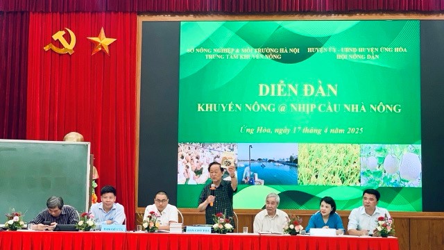 Các chuyên gia, nhà khoa học giải đáp và cung cấp kiến thúc cho hơn 200 nhà nông