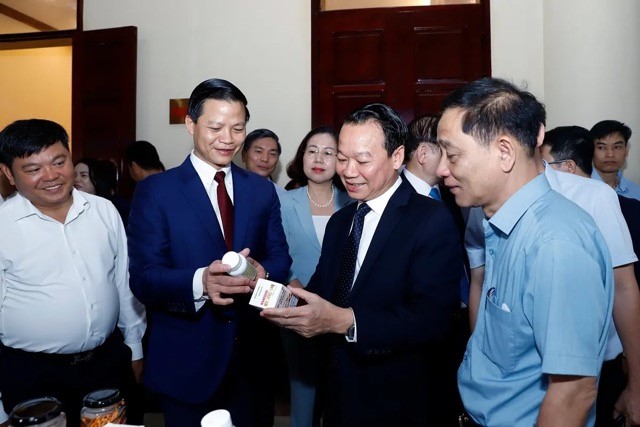 Chuyển đổi xanh và chuyển đổi số ngày càng trở nên cấp thiết