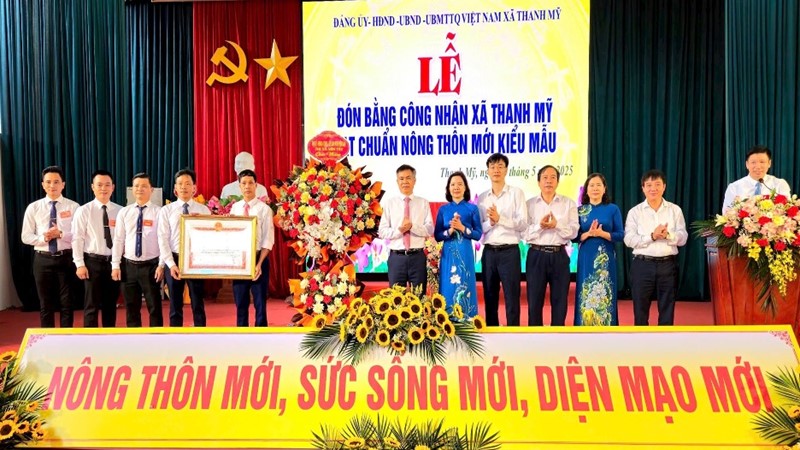 Xã Thanh Mỹ, thị xã Sơn Tây đón Bằng công nhận đạt chuẩn nông thôn mới kiểu mẫu