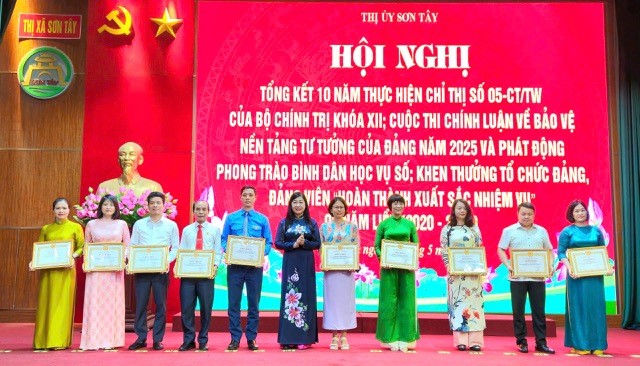 Sơn Tây phát động phong trào và ra mắt nền tảng “Bình dân học vụ số”