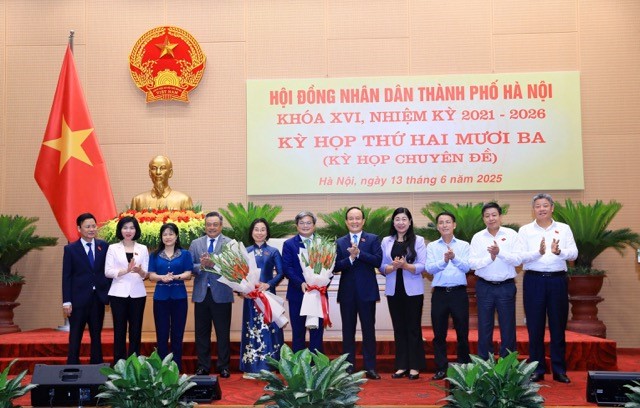 Đồng chí Phạm Thị Thanh Mai và Trương Việt Dũng được bầu làm Phó Chủ tịch HĐND và UBND thành phố