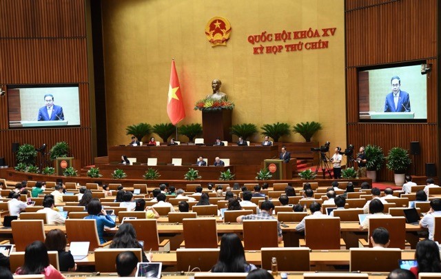 Sáng nay đại biểu Quốc hội chất vấn Bộ trưởng Bộ Tài chính và Bộ trưởng Bộ Giáo dục và Đào tạo