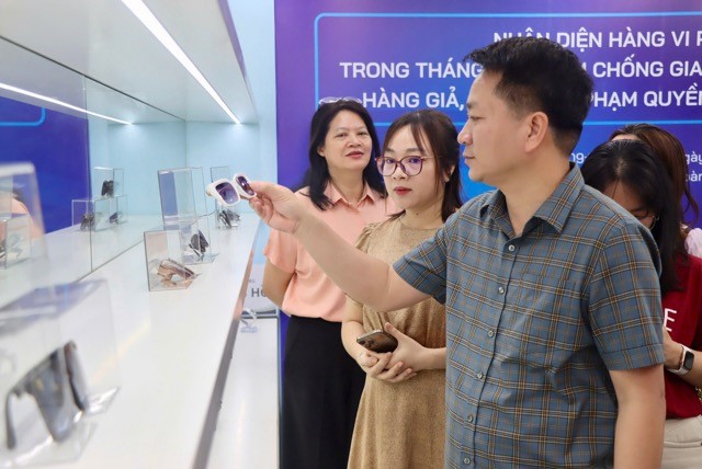 Nhận diện hơn 300 sản phẩm vi phạm trong tháng cao điểm xử lý hàng giả