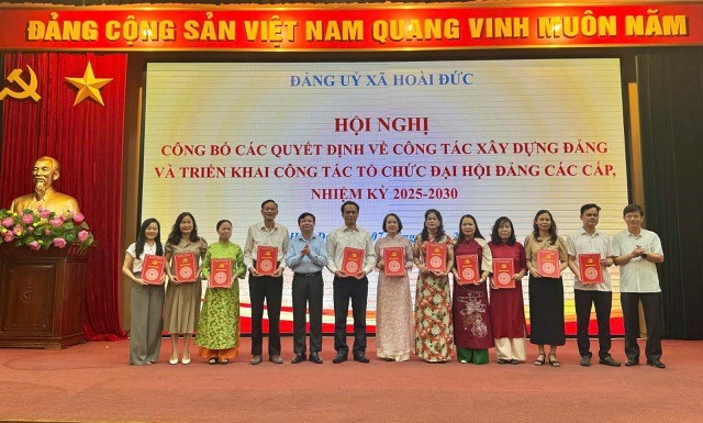 Xã Hoài Đức kiện toàn các chi bộ trực thuộc Đảng ủy cơ sở