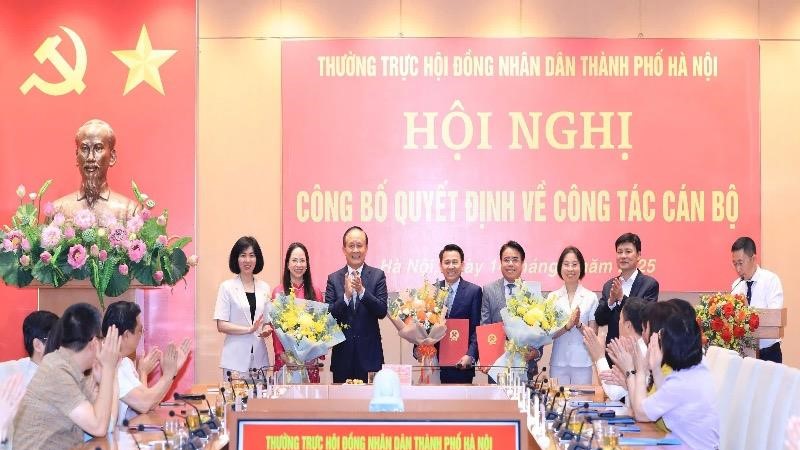 HĐND Thành phố công bố các quyết định và nghị quyết về công tác cán bộ