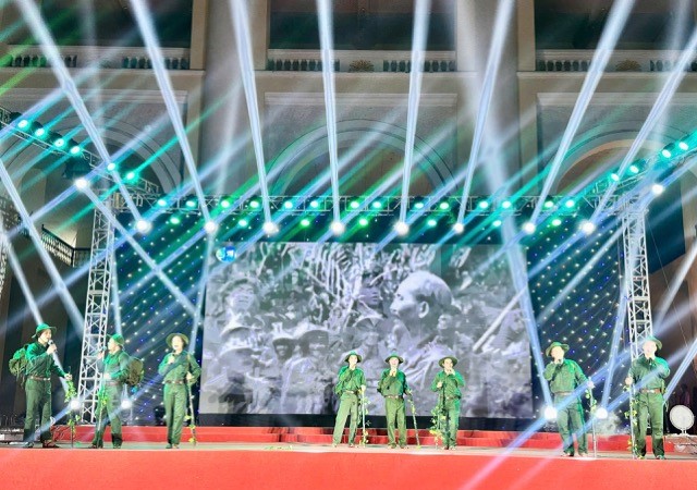 Phường Sơn Tây: Sâu lắng chương trình nghệ thuật với chủ đề “Bài ca tri ân“