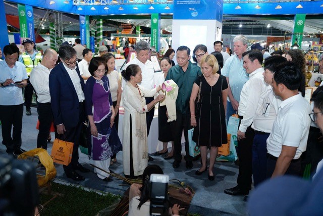 Khai mạc hội chợ các sản phẩm OCOP xuất khẩu VIETNAM OCOPEX 2025