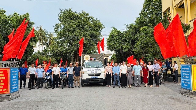 Xã Vân Đình ra quân chiến dịch 45 ngày hỗ trợ người dân tham gia phong trào “Bình dân học vụ số” 