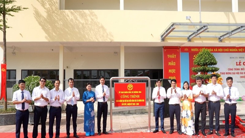 Xã Dương Hòa gắn biển công trình chào mừng Đại hội Đảng các cấp