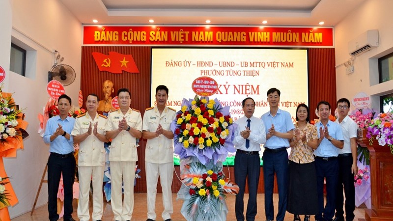 Phường Tùng Thiện kỷ niệm 80 năm ngày truyền thống Công an nhân dân