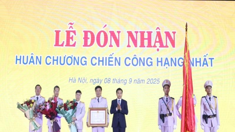 Hải quan Việt Nam đón nhận Huân chương Chiến công hạng Nhất