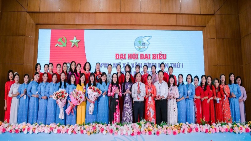 Phụ nữ Vân Đình bản lĩnh, trí tuệ, khẳng định vai trò nòng cốt xây dựng xã văn minh