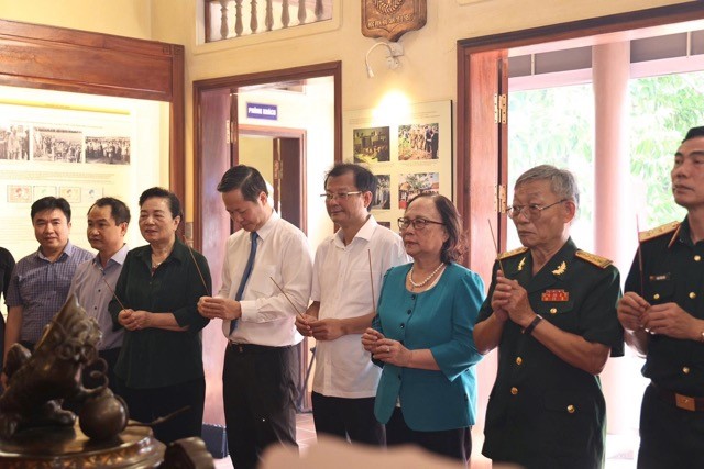 Xã Ứng Thiên: Dâng hương tưởng niệm đồng chí Trần Đăng Ninh