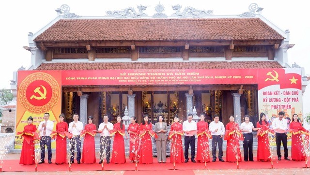 Ứng Hoà: Khánh thành và gắn biển công trình Tu bổ, tôn tạo di tích Đền Trung Thượng