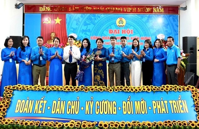 Đồng chí Nguyễn Thị Tạo là Chủ tịch Công đoàn phường Kiến Hưng