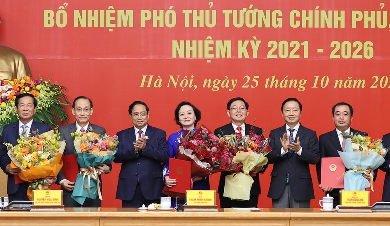 Thủ tướng Phạm Minh Chính trao quyết định bổ nhiệm và giao nhiệm vụ cho 2 Phó Thủ tướng, 3 Bộ trưởng