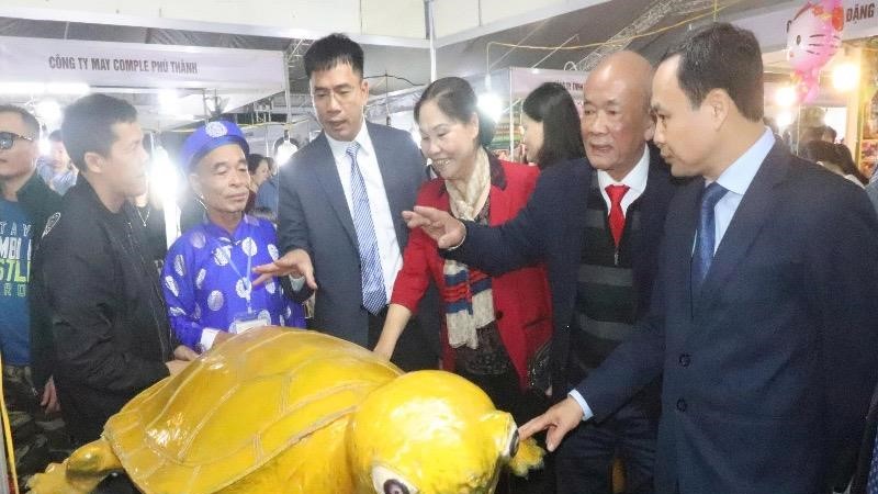 Xúc tiến thương mại ở Phượng Dực thu hút doanh nghiệp, các làng nghề và hàng nghìn người dân