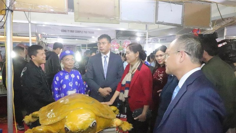 Xúc tiến thương mại ở Phượng Dực thu hút doanh nghiệp, các làng nghề và hàng nghìn người dân