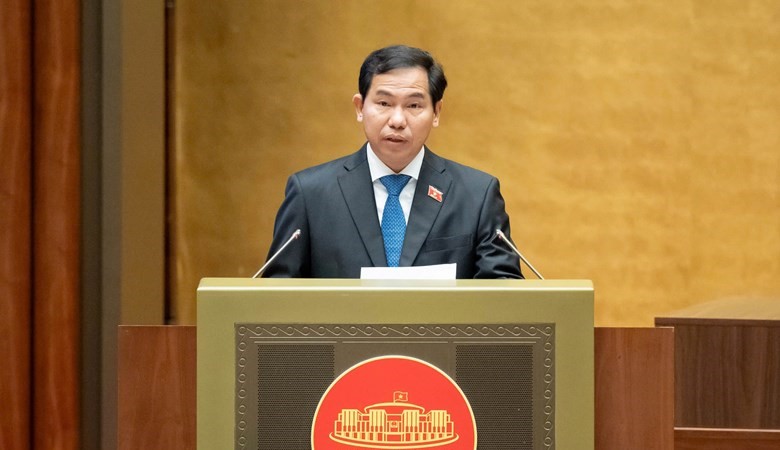 Ủy ban bầu cử ở tỉnh, xã thông báo công khai địa điểm và thời gian tiếp nhận hồ sơ ứng cử