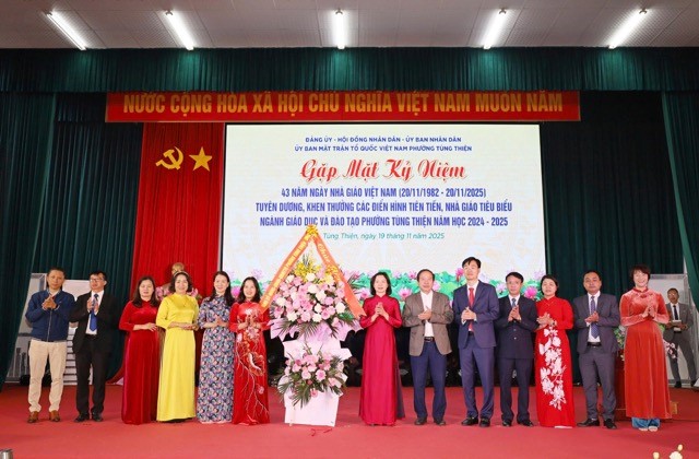 Phường Tùng Thiện tri ân, vinh danh các điển hình tiên tiến, nhà giáo tiêu biểu