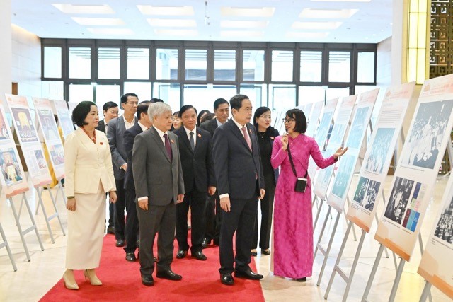 Triển lãm “Quốc hội Việt Nam - quá trình xây dựng và hoàn thiện hệ thống pháp luật“