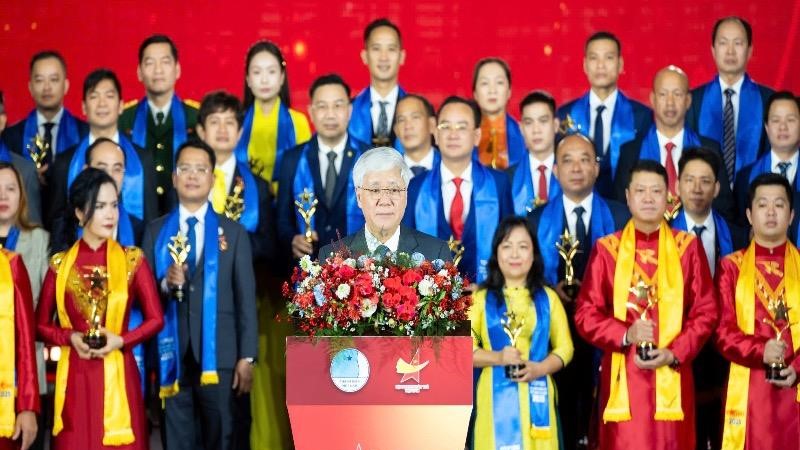 Lễ trao Giải thưởng Sao Đỏ - Doanh nhân trẻ Việt Nam tiêu biểu 2025