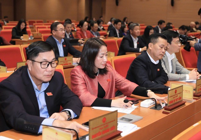 Hội đồng Nhân dân TP Hà Nội chốt mức trần tiền ăn, bán trú, đưa đón tại trường công lập