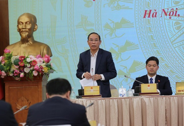 Giải pháp trước mắt cho tình trạnh ô nhiễm không khí là yêu cầu các địa phương kiểm tra thực hiện quy định về kiểm soát ô nhiễm bụi, khí thải