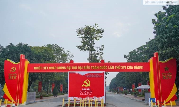 Phân luồng giao thông phục vụ Chương trình nghệ thuật đặc biệt chào mừng thành công Đại hội XIV của Đảng