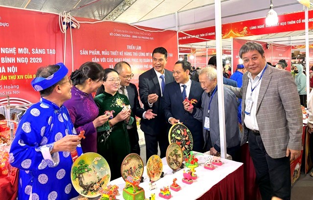 Phượng Dực rộn ràng chợ Xuân Bính Ngọ 2026: Kết nối tinh hoa làng nghề, kích cầu tiêu dùng Tết